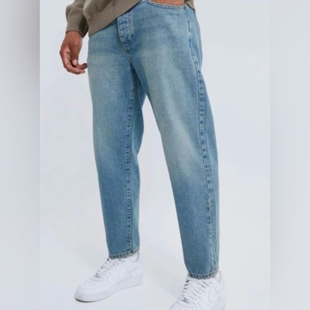 boohooMAN 🟣 EUC Size 32 Waist Tapered Light Wash Jeans